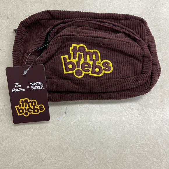 Justin beiber new with tags veins Fanny pack! Limited edition - Picture 1 of 3